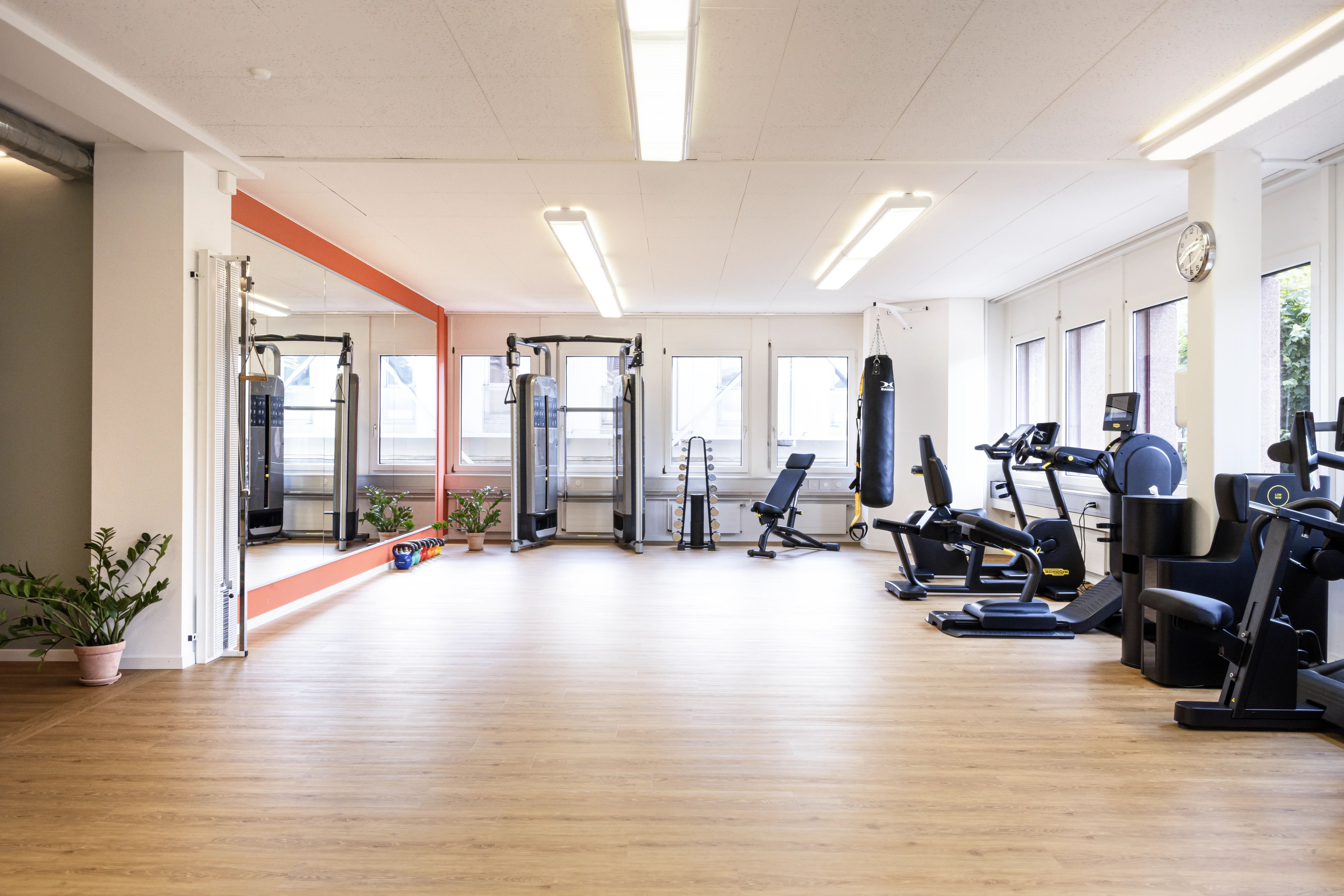 Trainsingsraum der Physiotherapie­praxis